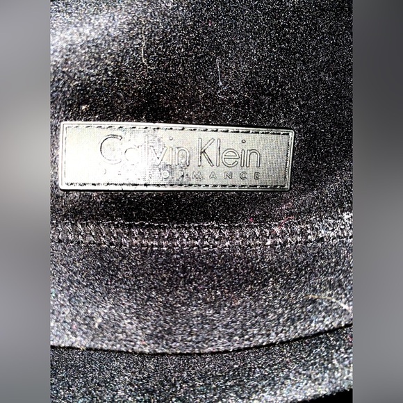 New ck Gorgeous vintage semi cropped oversized hoodie by vintage Calvin … - Picture 12 of 14